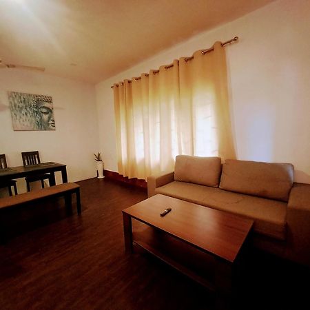 Strawberry Swing Homestay กูวาฮาติ ภายนอก รูปภาพ