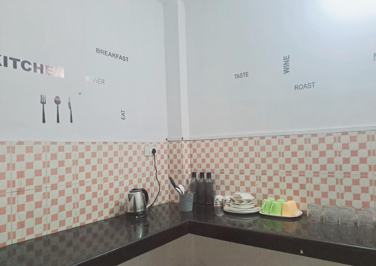 Strawberry Swing Homestay กูวาฮาติ ภายนอก รูปภาพ