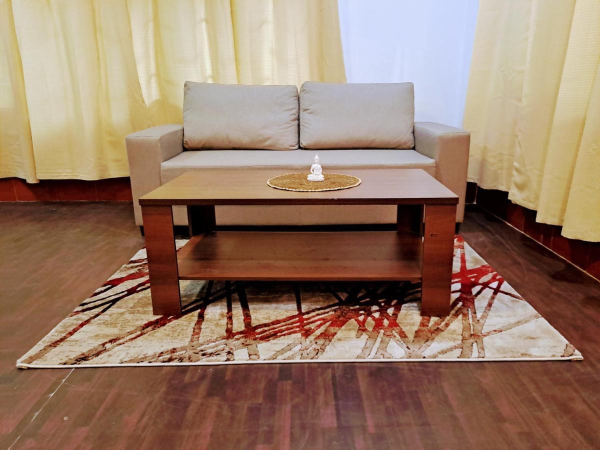 Strawberry Swing Homestay กูวาฮาติ ภายนอก รูปภาพ