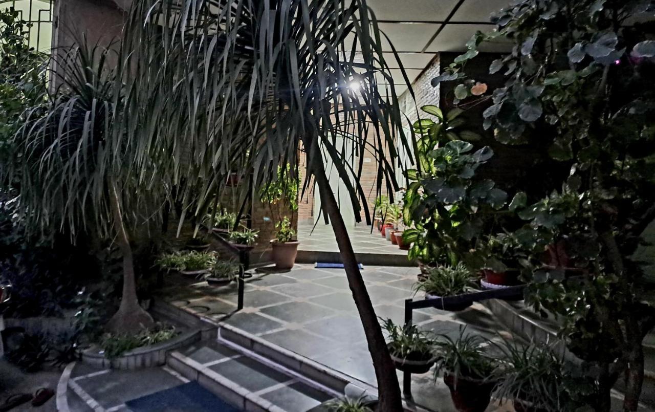 Strawberry Swing Homestay กูวาฮาติ ภายนอก รูปภาพ